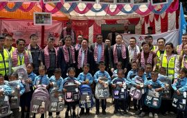 दोलखाको सरकारी विद्यालयमा चीनको सहयोग, पुस्तकालय स्थापना र खेल सामग्री वितरण