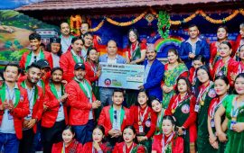 दुर्गेश थापादेखि टीका सानुसम्म एउटै मञ्चमा : दृष्टिविहीन कलाकारलाई दरबार रोधीको सहयोग