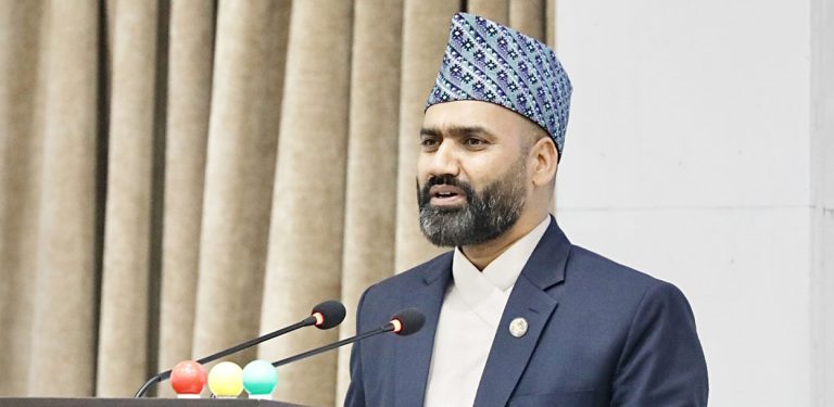 सबै जिल्लाका दलित परिवारलाई सामाजिक अन्तरघुलन गराउने प्रयास गर्छौं : मन्त्री पौडेल
