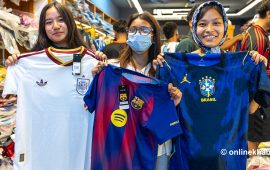 विश्वकपको संघारमा जर्सी क्रेज (फोटो/भिडियो)