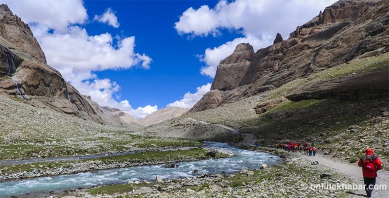 अन्तर्राष्ट्रिय योग दिवसमा कैलाश–मानसरोवरमा पहिलो पटक योगाभ्यास हुँदै