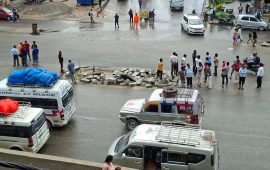 रोशीको बहाव बढेपछि बीपी राजमार्गमा सवारी सञ्चालनमा रोक
