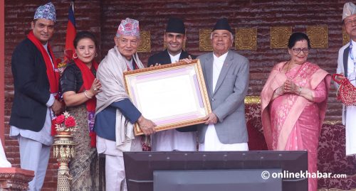 वरिष्ठ कलाकार मदनकृष्ण श्रेष्ठलाई चलचित्र दीर्घ साधना सम्मान