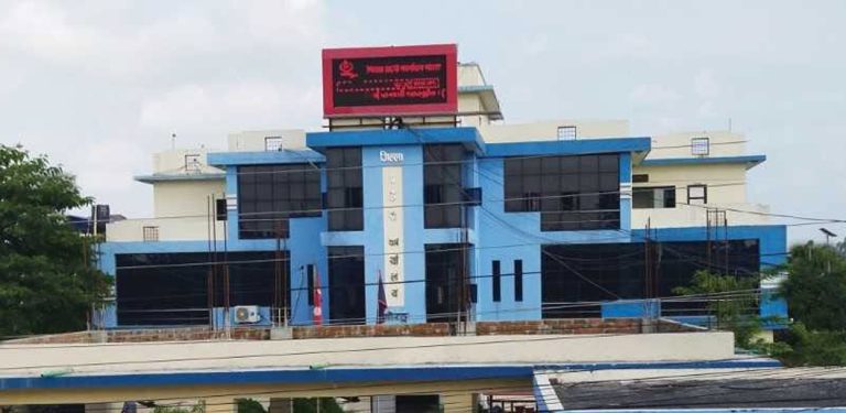 कोशीका कानुनमन्त्री पराजुली निवासमा मध्यराति प्रहरीको छापा