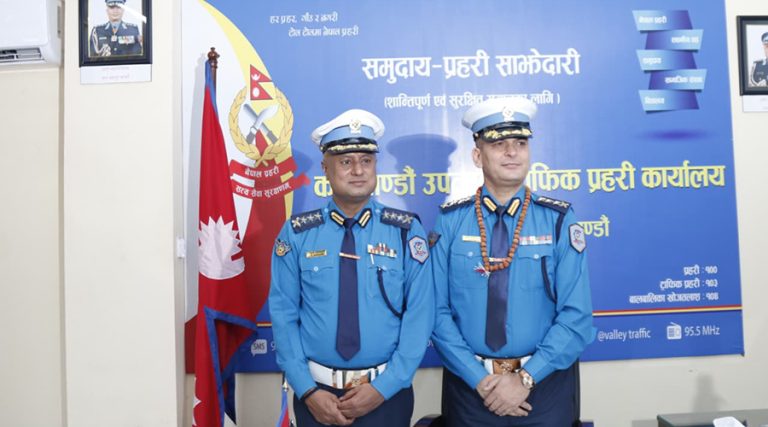 ट्राफिक एसएसपी अधिकारीको बिदाइ, काफ्लेको स्वागत