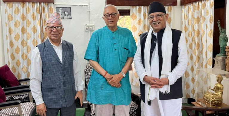 दाहाल–नेपाल–कोइरालाबीच विराटनगरमा भेटघाट