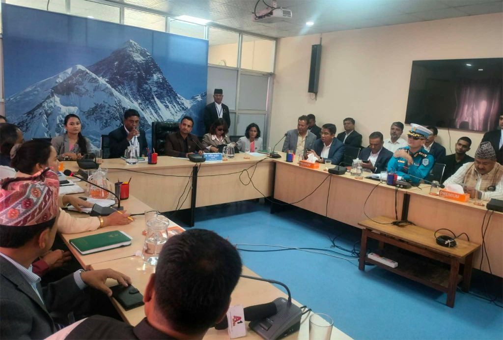 सांसदले सोधे–खुट्टा भाँच्ने अभिव्यक्तिको जवाफ दिनुपर्छ भनेर नआएको हो ?