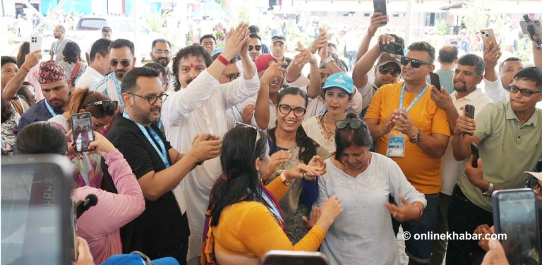 रमेशको गीतमा सोबिता, हरि र असिमको छमछमी (तस्वीरहरू)