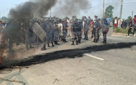 ठक्कर दिने मोटरसाइकल चालकलाई पक्राउ गर्न माग गर्दै सडक अवरुद्ध