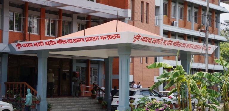सहकारी कानुन विपरीत काम गर्ने पदाधिकारी र कर्मचारीलाई सोधियो स्पष्टीकरण