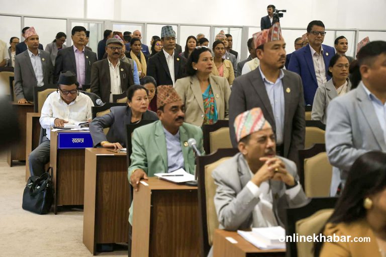 विपक्षी दलको अवरोधपछि प्रतिनिधिसभा बैठक १५ मिनेटका लागि स्थगित