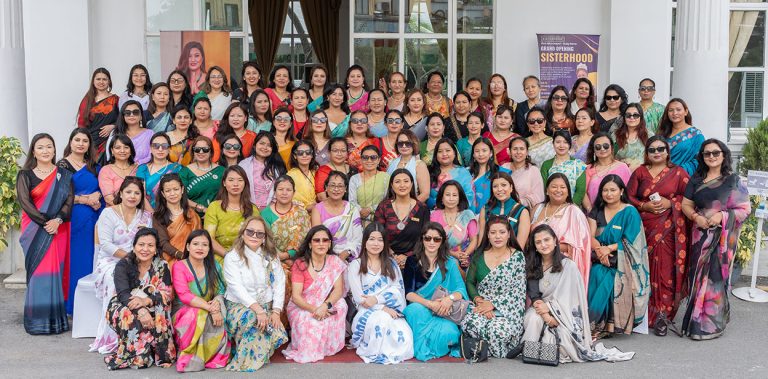 सिस्टरहुड क्लोथिङ : १०० महिलाले सुरु गरेको ‘प्लस साइज’ पहिरनको व्यवसाय