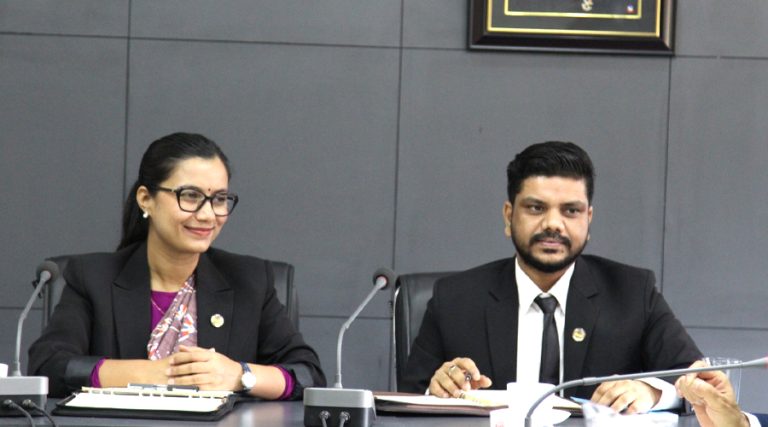 कानुन निर्माणका प्राथमिकताको छलफलमा गौतम, श्रममन्त्रीसँग भनिन्– लक्ष्य निर्धारणमा समान बुझाइ हुनुपर्छ