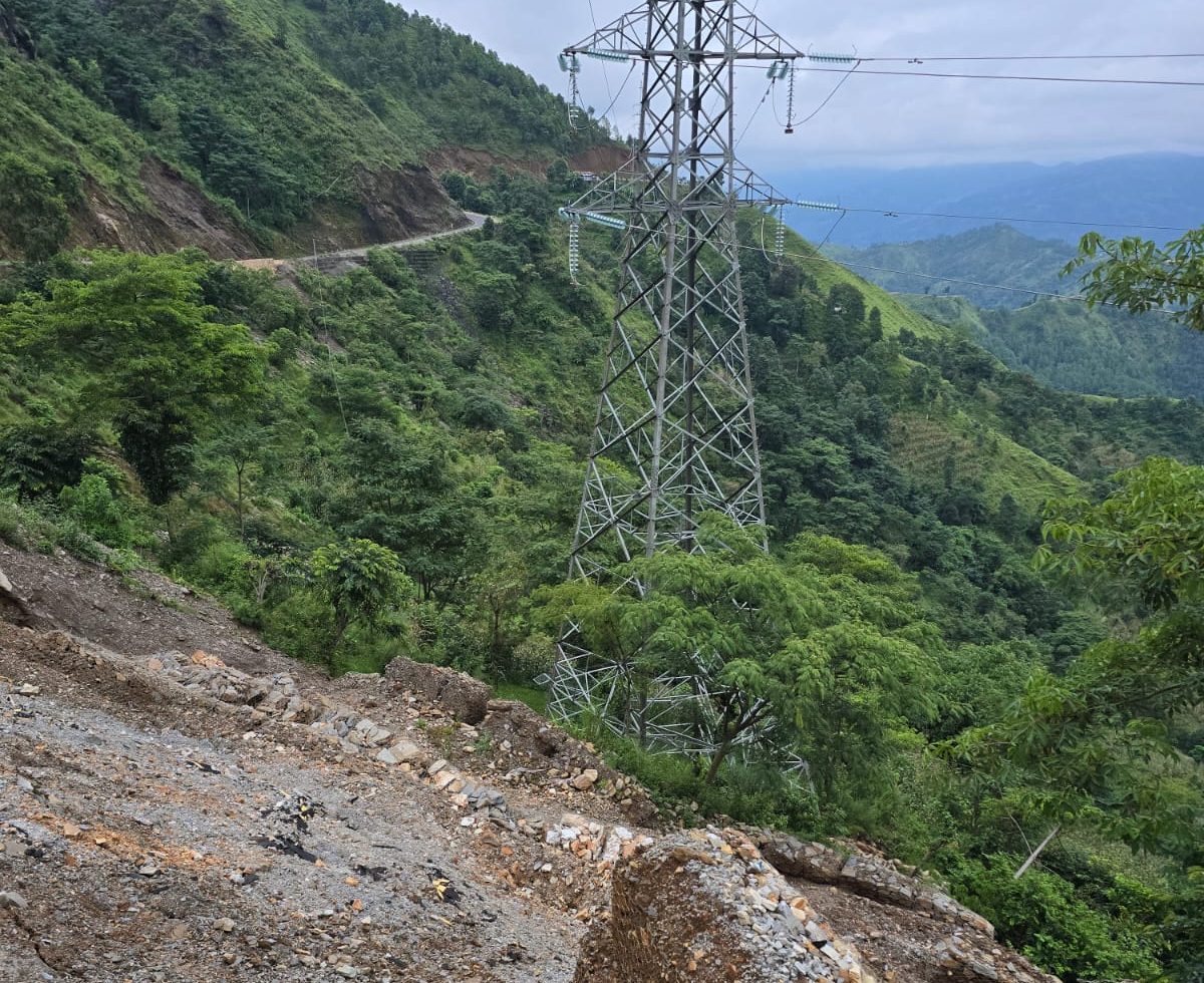 पहिरोले समुद्रटार-त्रिशूली ३बी १३२ केभी प्रसारण लाइन टावरमा क्षति