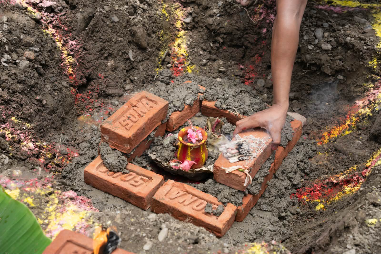 चितवनमा १४ अर्ब लागतमा देशकै ठूलो इन्धन भण्डारण गृह निर्माण सुरु