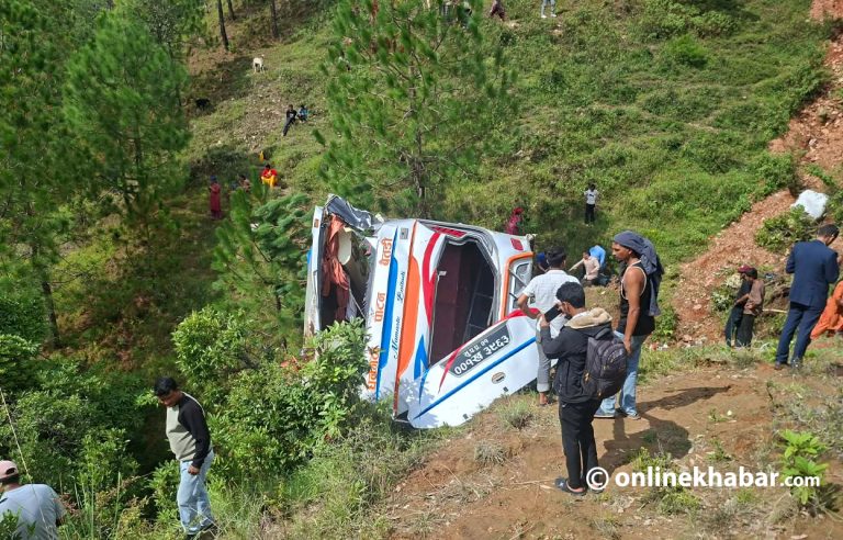 बैतडी बस दुर्घटना अपडेट : १७ जना घाइते
