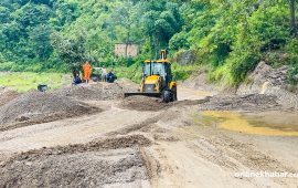 अपडेट : पहिरो पन्छाएपछि खुल्यो बीपी राजमार्ग