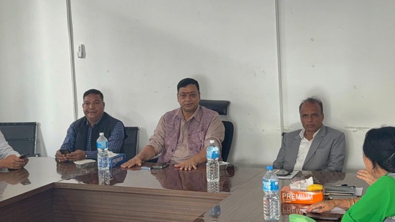 बागमती कांग्रेसको विवाद मिलाउन महामन्त्री घिमिरे हेटौंडामा, संसदीय दलको बैठक बोलाइयो