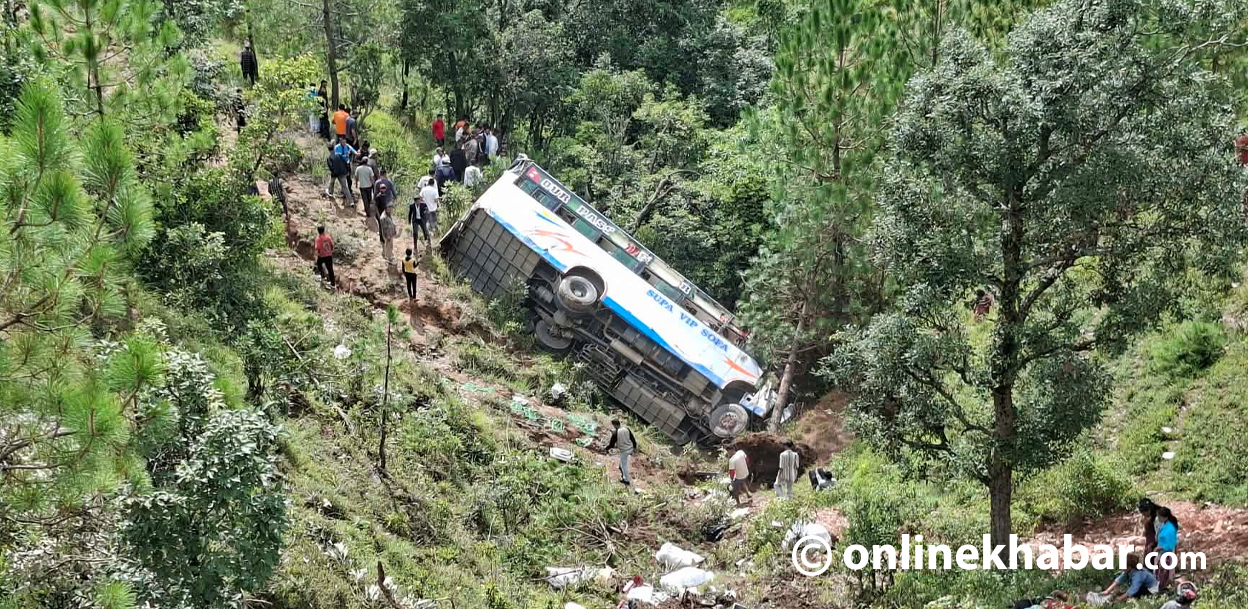 बैतडीमा बस दुर्घटना