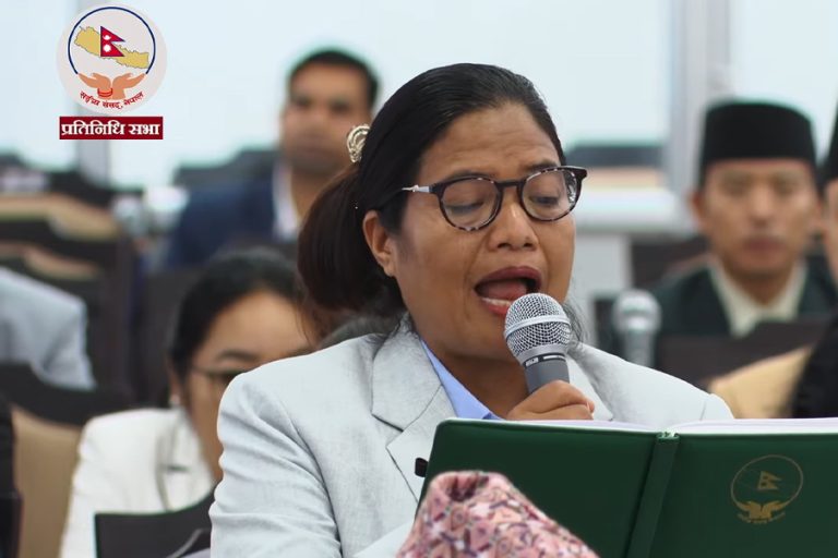 सरकारलाई नेकपाको प्रश्न : विदेशिने युवाको ताँती कहिले घट्छ ?