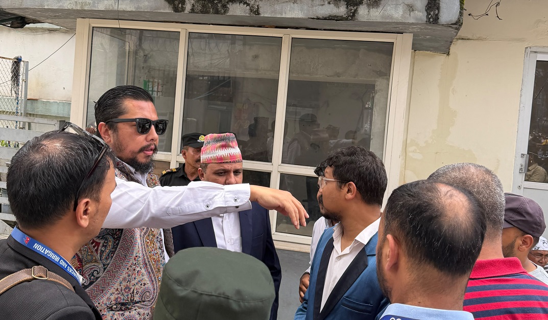 थापाथलीको अव्यवस्थित तारमा आगो लागेपछि समाधान खोज्न उर्जामन्त्रीको निर्देशन