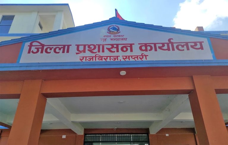 सप्तरीका राजविराज र बोदेबरसाईनमा अनिश्चितकालीन कर्फ्यु