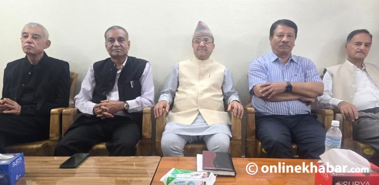 चुनदेवीमा कांग्रेस संस्थापन इतर समूहको बैठक सुरु, के-के विषयमा हुँदैछ छलफल ? 