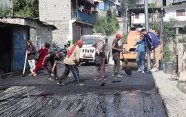 दरवाङको सडक १९ वर्षपछि कालोपत्र हुँदै