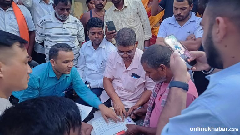 देवानगञ्ज घटनामा सरकार र पीडित परिवारबीच ६ बुँदे सहमति, मृतकलाई शहीद घोषणा गरिने