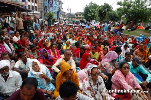 ‘लघुवित्तको ऋण तिर्न मिटरब्याजमा पैसा लिँदा सुकुमवासी भइयो’