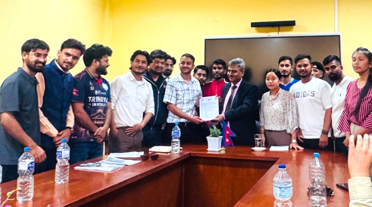 त्रिवि उपकुलपतिसँग स्ववियुका २१ बुँदे माग