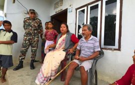 हात्तीको आक्रमणमा परेका परिवारलाई कृषिमन्त्रीले भेटिन्, सरकारले ५ लाख आर्थिक सहयोग गर्ने