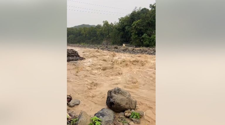 कैलालीको गोदावरी नदीमा फसेका एक जनाको उद्धार