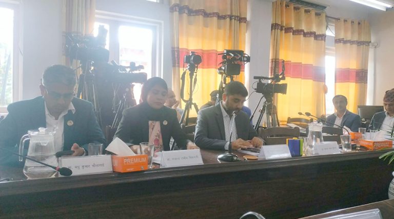 १६ वर्ष पुगेकालाई मतदान गर्न पाउने व्यवस्था राख्न रास्वपाको प्रस्ताव