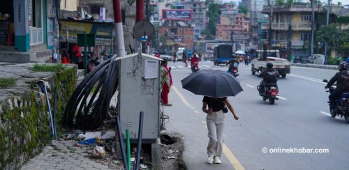 गन्तव्यमा नपुर्‍याउने काठमाडौंका फुटपाथ (फोटो फिचर)