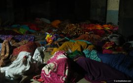 लघुवित्त पीडित : साउने झरीमा सडकमै गाँस, सडकमै बास