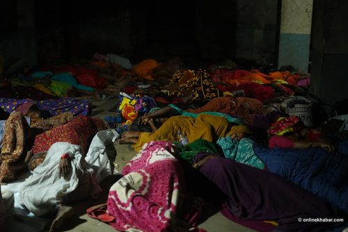 लघुवित्त पीडित : साउने झरीमा सडकमै गाँस, सडकमै बास