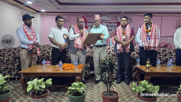 लहान नगरपालिका साक्षर घोषणा, मन्त्री सिंह भन्छन्– मधेशलाई नमूना बनाउने लक्ष्य छ