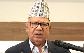 सरकार तमासा बन्द गरोस्, गाडी लगेर मिडिया हाउस अगाडि नराखोस् : माधव नेपाल