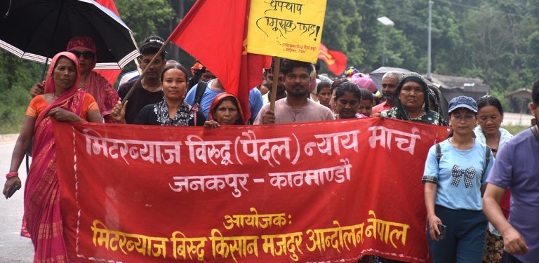 मिटरब्याज पीडितको पैदल मार्च : तेस्रो दिन लालबन्दी पुग्यो