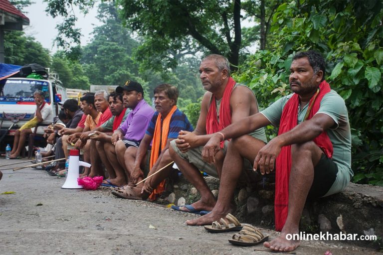 मिटरब्याज पीडितलाई भेट्न गृहमन्त्री सुधन गुरुङ निजगढ आउँदै