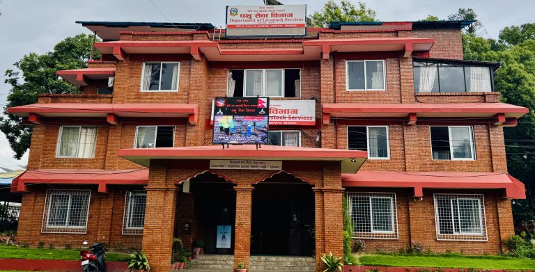वरिष्ठ पशु चिकित्सक डा. घिमिरेलाई सेवाबाट हटाउने निर्णय, १४ जनामाथि थप कारबाही अघि बढ्दै