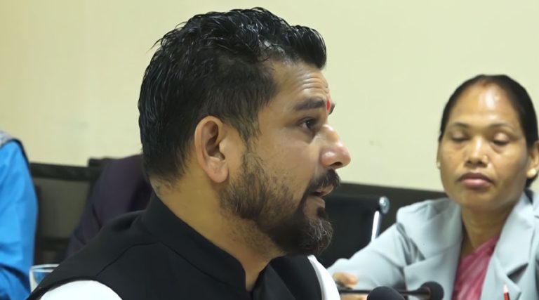 रास्वपा सांसद पाठकले खोजे एलपी ग्यासको विकल्पमा सरकारको योजना