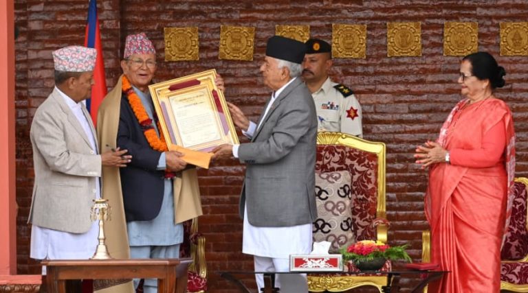 सीमाविद् बुद्धिनारायण श्रेष्ठ पुरस्कृत