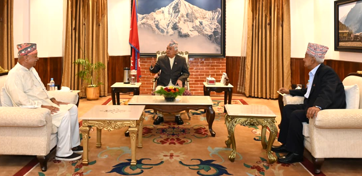 राष्ट्रपति पौडेलले गरे प्रथम राष्ट्रपति-उपराष्ट्रपतिसँग छलफल