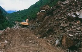 पहिरोको जोखिममा शहीद मार्ग