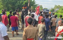 गृहमन्त्री पुग्नुअघि सिरहाका मृतक गणेश यादवको घर नजिक तनाव