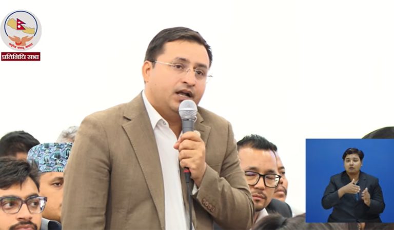 विपक्षी दलहरूलाई यज्ञमणिको जवाफ : सरकार मल्हमपट्टी गर्दैछ