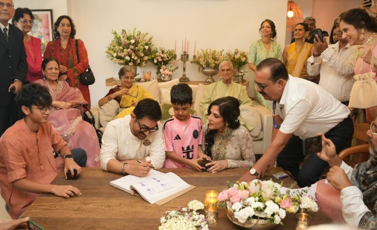 आमिर खान र गौरी स्प्राटले मुम्बईमा गरे विवाह