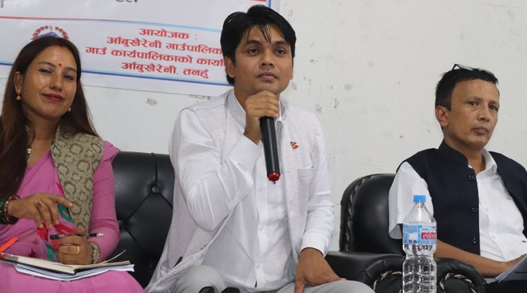 आँबुखैरेनीका मेयरको उद्घोष : सुकुमवासीका घरमा डोजर चलाउँदैनौं